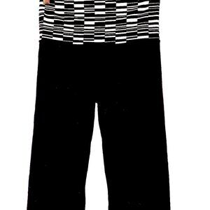 Lululemon  Women Crop Pants  Size 4